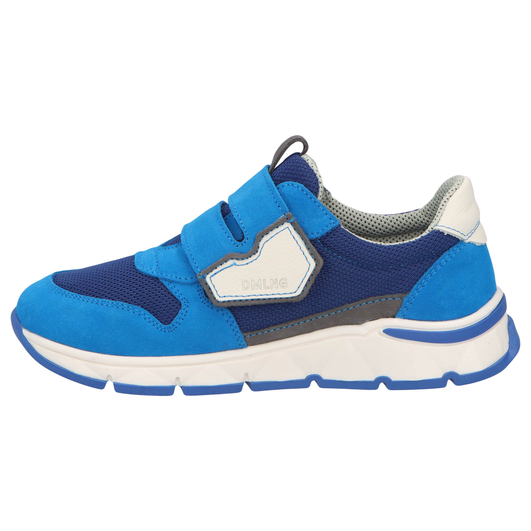 blaue sneaker seitenansicht links